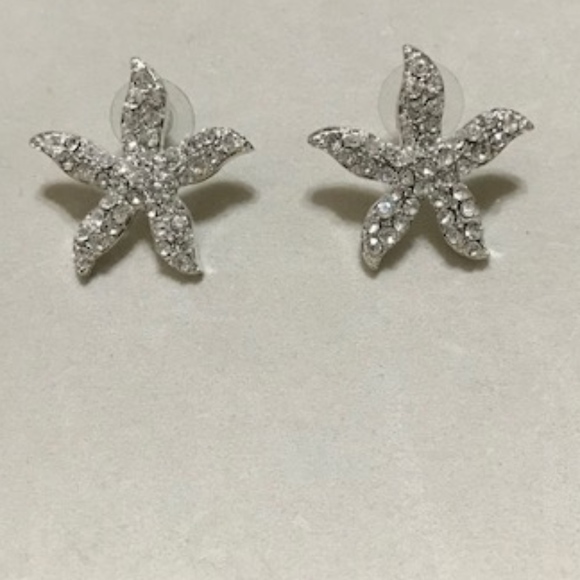 NWOT Crystal Starfish Pierced Earrings - Picture 1 of 2